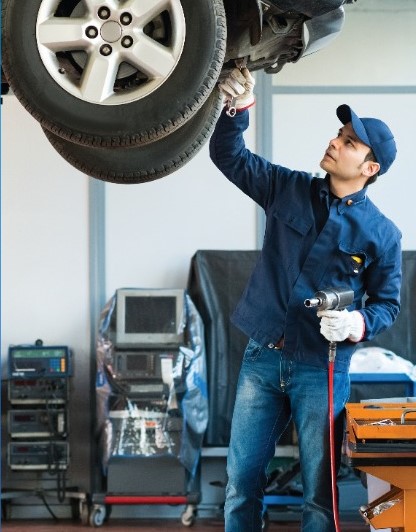 speedy-mechanic-photo-with-car